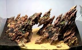 Các khối đá được ghép lại với nhau bằng dây rút