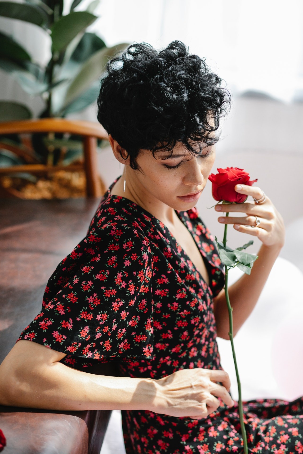 Thiên Yết hợp với hoa hồng đỏ