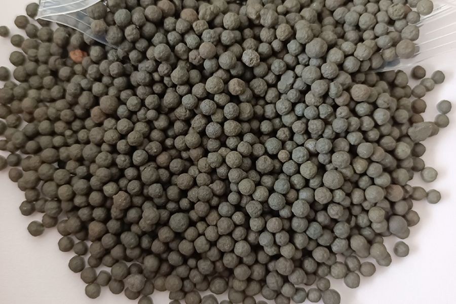 Phân nền là lớp vật liệu quan trọng dưới đáy hồ thủy sinh.